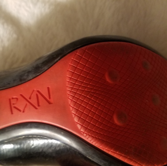 Sexy black heels with red bottom - Picture 4 of 5